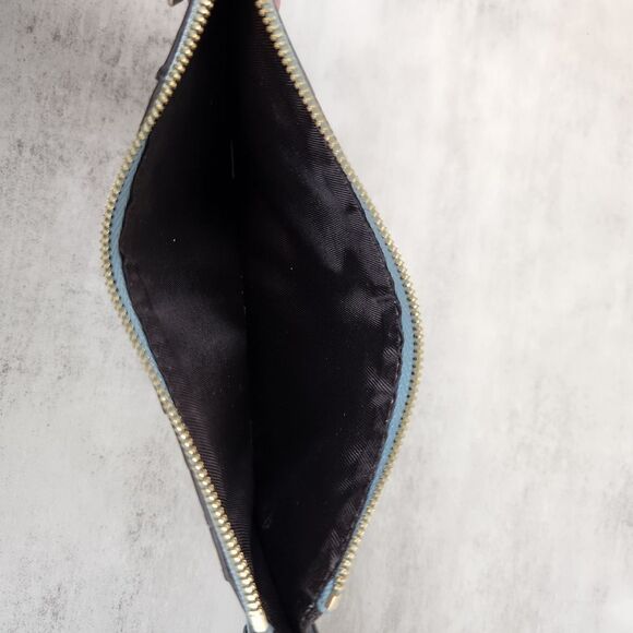 LightâSky Blue 20 Slot Card Holder With Zippered Pouch - Picture 4 of 8